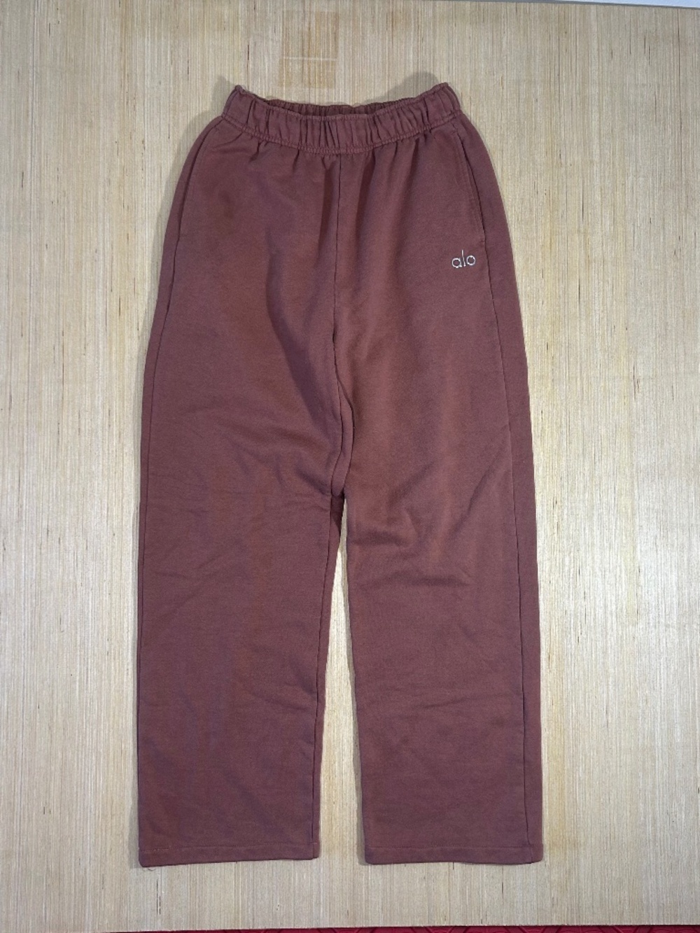 ALO Yoga Limited Edition Accolade Sweatpant Straight Leg Burgundy Truffle XS